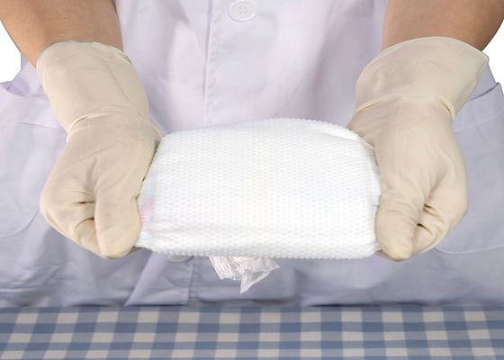 طبقة علوية مثقبة حفاضات أطفال ناعمة بشرائط سحرية قوية معتمدة من ISO